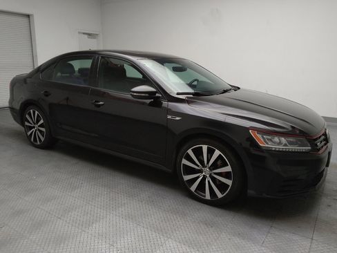 Used 2018 Volkswagen Passat 3.6 FWD image 11