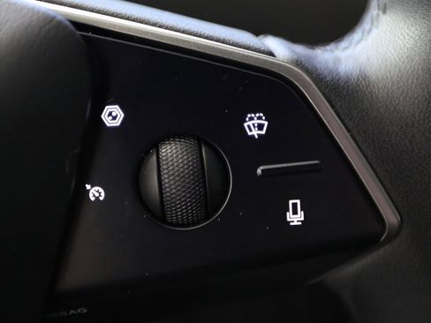 Used 2025 Tesla Cybertruck AWD Crew Cab image 21