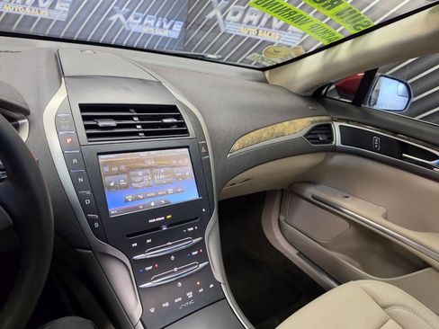 Used 2016 Lincoln MKZ w/ Equipment Group 200A Select FWD image 19