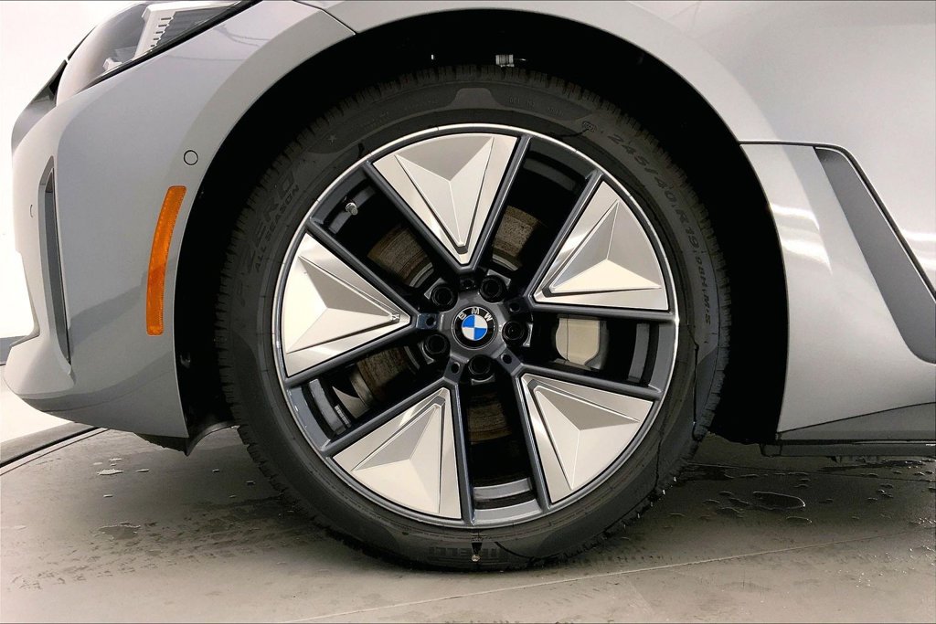 New 2026 BMW i4 xDrive40i w/ Premium Package AWD/4WD image 9