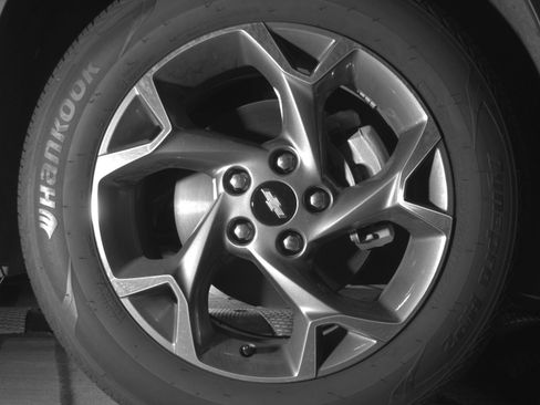 Used 2025 Chevrolet Trax LT FWD image 13