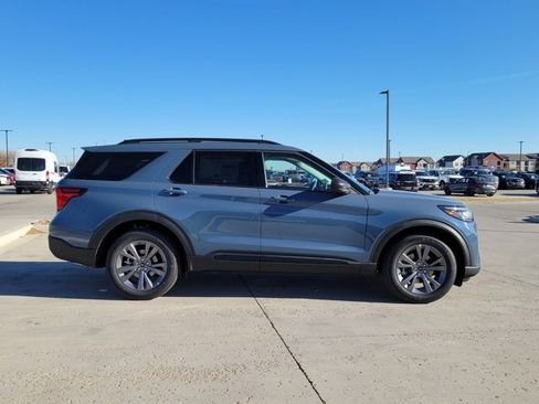 New 2026 Ford Explorer Active w/ Active Comfort Package image 2