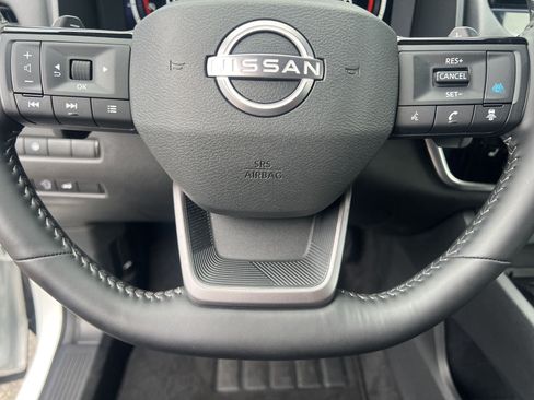 Certified 2026 Nissan Rogue SL FWD image 10