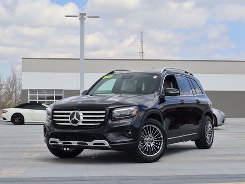 Used 2025 Mercedes-Benz GLB 250 4MATIC image 1