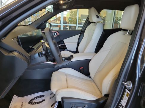 New 2026 BMW X3 xDrive30i w/ Premium Package AWD/4WD image 4