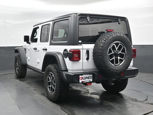 Used 2025 Jeep Wrangler Unlimited Rubicon AWD/4WD image 9