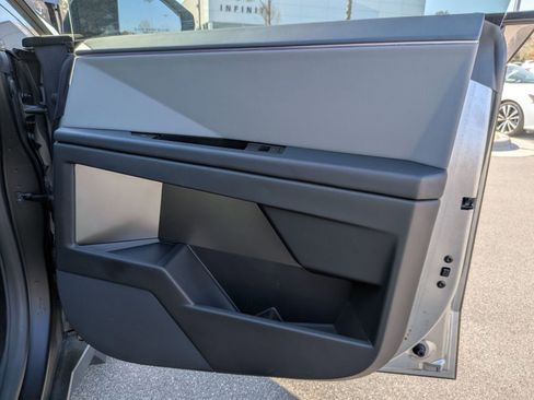 Used 2024 Tesla Cybertruck AWD Crew Cab image 33