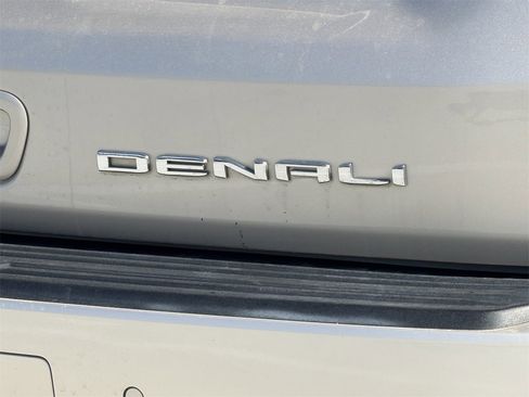 Used 2021 GMC Yukon Denali w/ Denali Ultimate Package image 7