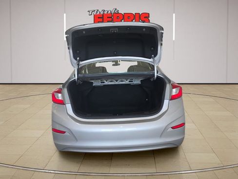 Used 2017 Chevrolet Cruze LS FWD image 9