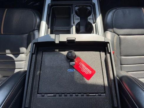 Used 2024 Ford F350 Platinum image 30