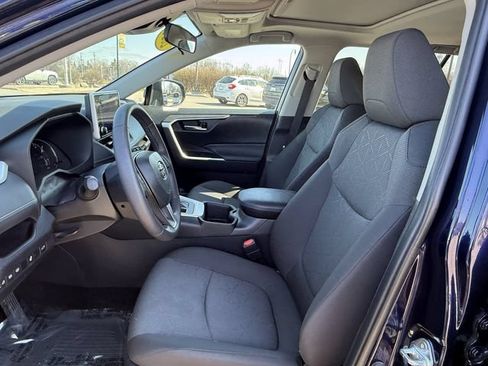 Used 2024 Toyota RAV4 XLE w/ Convenience Package AWD/4WD image 7