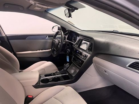 Used 2016 Hyundai Sonata SE image 11