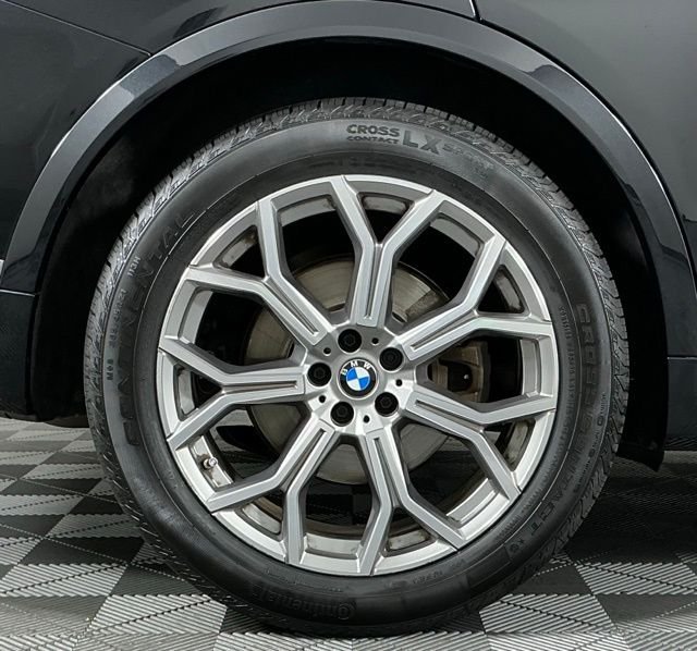 Used 2023 BMW X7 xDrive40i w/ Premium Package AWD/4WD image 9