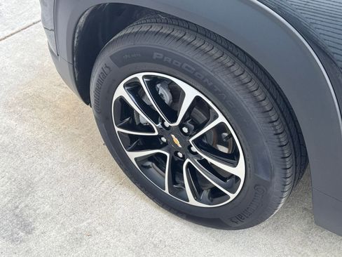 Used 2025 Chevrolet TrailBlazer LT image 28