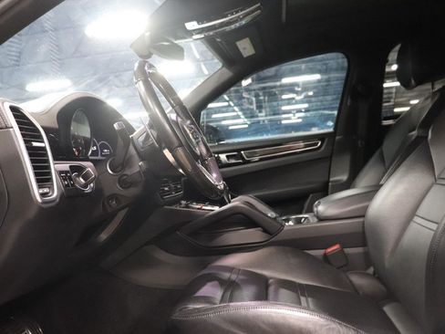 Used 2019 Porsche Cayenne S AWD/4WD image 10