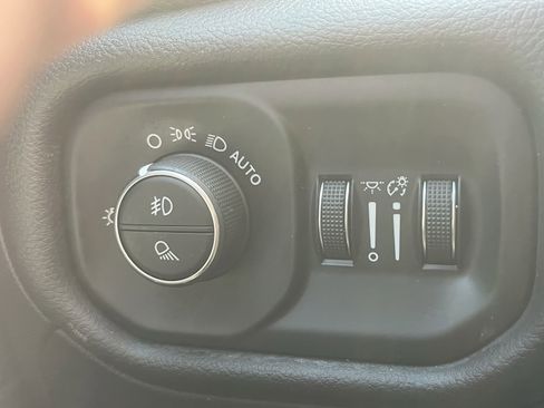 Used 2023 RAM 1500 Laramie AWD/4WD image 16