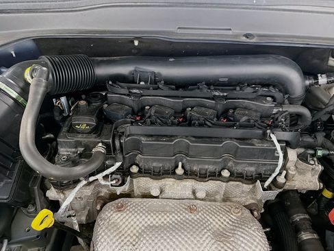 Used 2021 Jeep Renegade Latitude AWD/4WD image 28