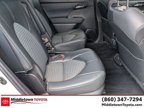 Used 2023 Toyota Highlander XSE AWD/4WD image 30