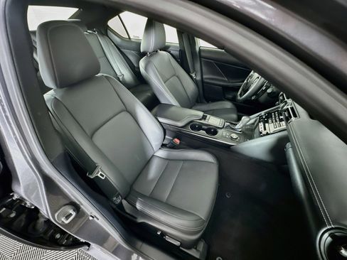 Used 2024 Lexus IS 350 F Sport RWD image 31