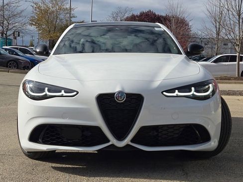 New 2025 Alfa Romeo Giulia AWD image 4
