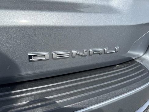 Used 2023 GMC Yukon Denali Ultimate AWD/4WD image 4