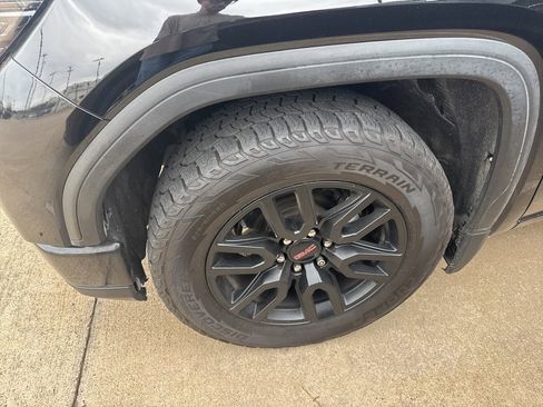 Used 2022 GMC Sierra 1500 Elevation w/ Preferred Package image 2