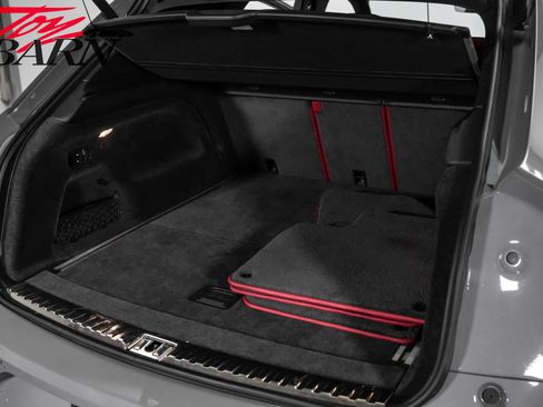 Used 2022 Bentley Bentayga image 54