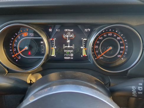 Used 2020 Jeep Wrangler Unlimited Sahara w/ Uconnect 4C Nav & Sound Group image 26