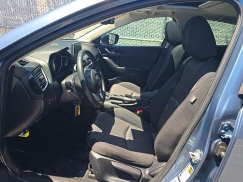 Used 2016 MAZDA MAZDA3 i Touring w/ Popular Equipment Package FWD image 5