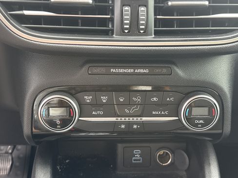 Used 2021 Ford Escape SE FWD image 29