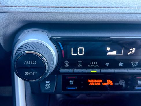 Used 2019 Toyota RAV4 Limited w/ Cold Weather Package AWD/4WD image 33
