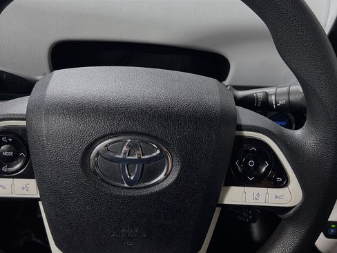 Used 2018 Toyota Prius Two image 20