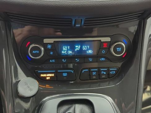 Used 2015 Ford Escape Titanium w/ Equipment Group 301A FWD image 18