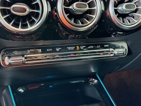 Used 2021 Mercedes-Benz GLA 250 4MATIC w/ Premium Package image 20