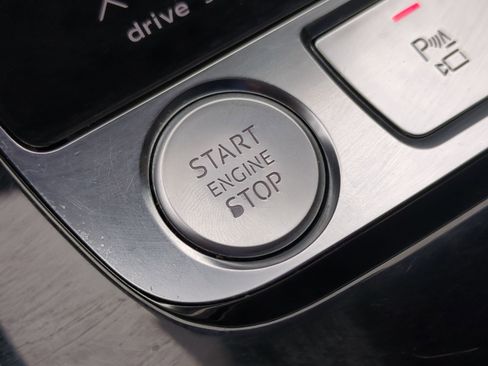 Used 2019 Audi Q8 Prestige w/ Towing Package image 31