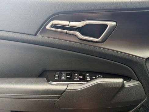 Used 2023 Kia Sportage EX FWD image 18