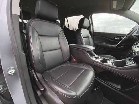 Used 2023 GMC Acadia SLT image 28