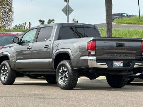 Used 2021 Toyota Tacoma SR5 w/ Blackout Package (TMS) image 8