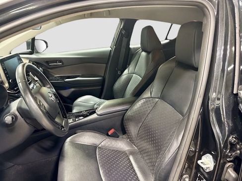 Used 2021 Toyota C-HR Limited FWD image 14