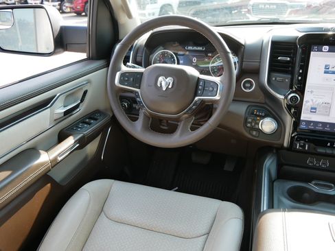Used 2025 RAM 1500 Laramie AWD/4WD image 9