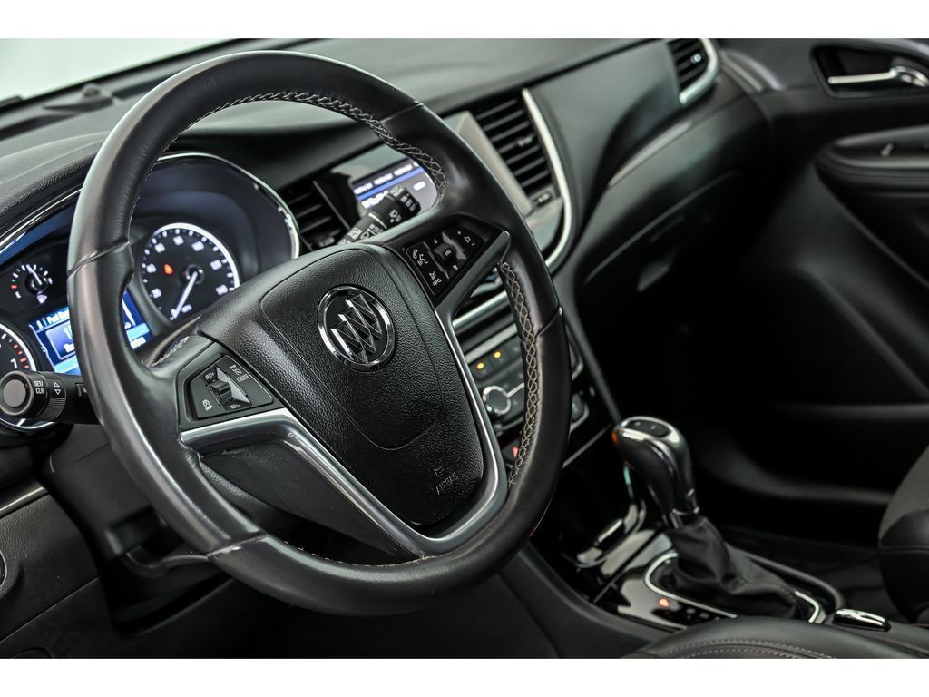 Used 2022 Buick Encore Preferred w/ Safety Package AWD/4WD image 15