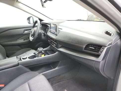 Used 2024 Nissan Rogue SV AWD/4WD image 33