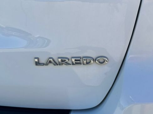 Used 2021 Jeep Grand Cherokee Laredo AWD/4WD image 6