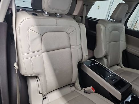 Used 2022 Lincoln Aviator Reserve w/ Equipment Group 201A AWD/4WD image 33