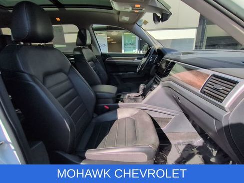 Used 2018 Volkswagen Atlas SEL Premium AWD/4WD image 30