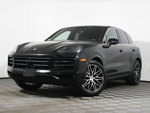 Used 2025 Porsche Cayenne AWD/4WD image 1