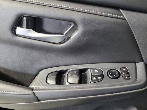 Used 2024 Nissan Sentra SV FWD image 16