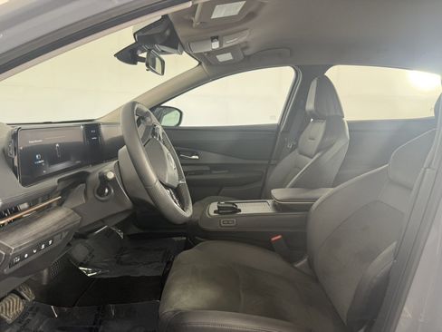 Used 2024 Nissan Ariya AWD image 15