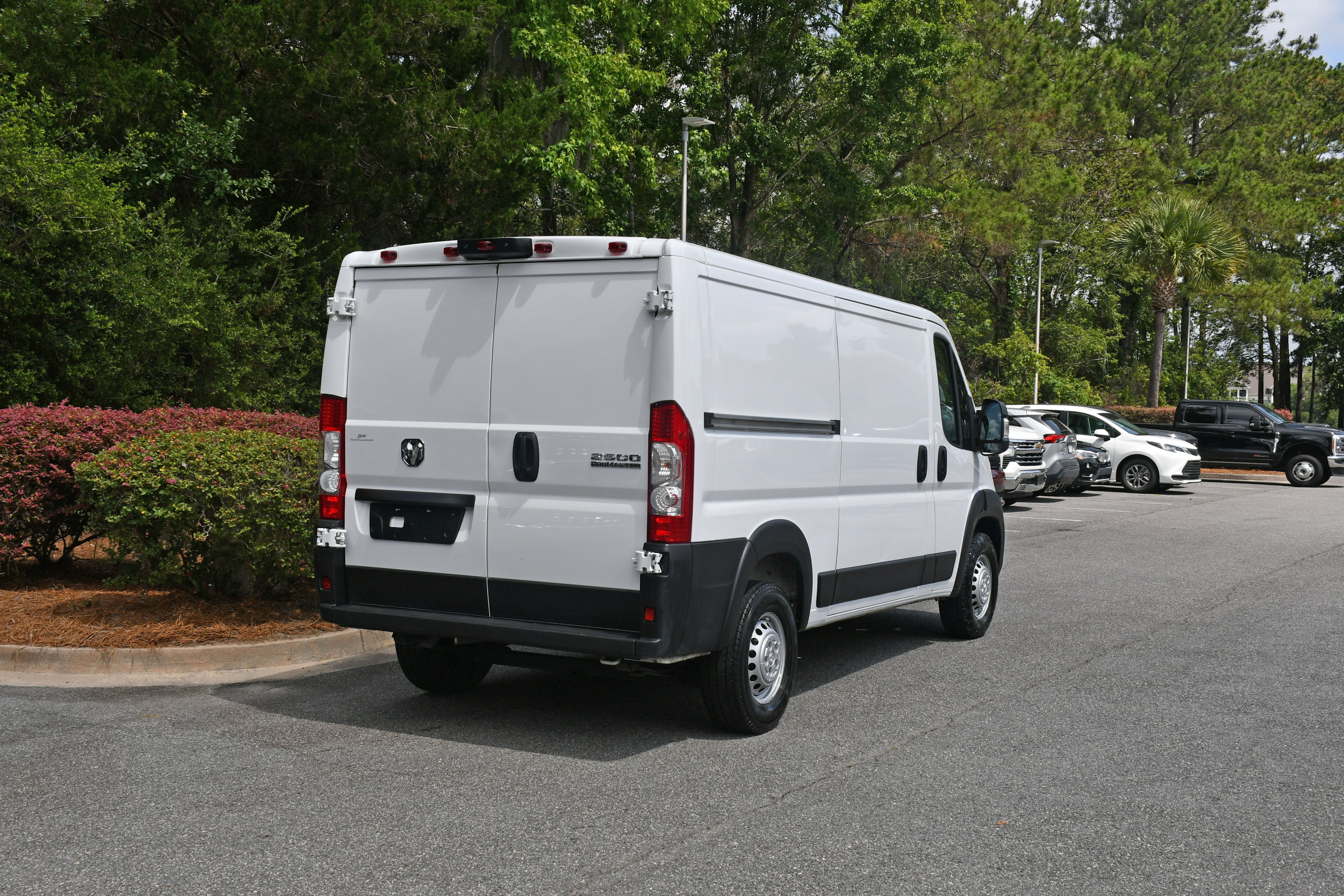Used 2025 RAM ProMaster 2500 w/ Convenience Group FWD image 4