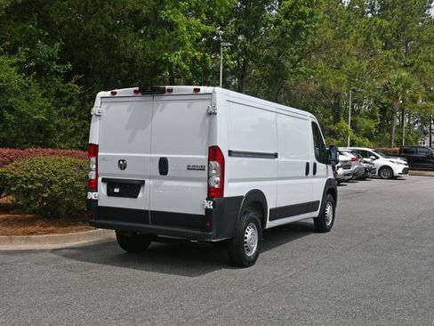 Used 2025 RAM ProMaster 2500 w/ Convenience Group FWD image 4